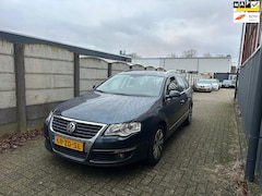 Volkswagen Passat Variant - 2.0 TDI Sportline Business CLIMA/ CRUISE/ LM VELGEN