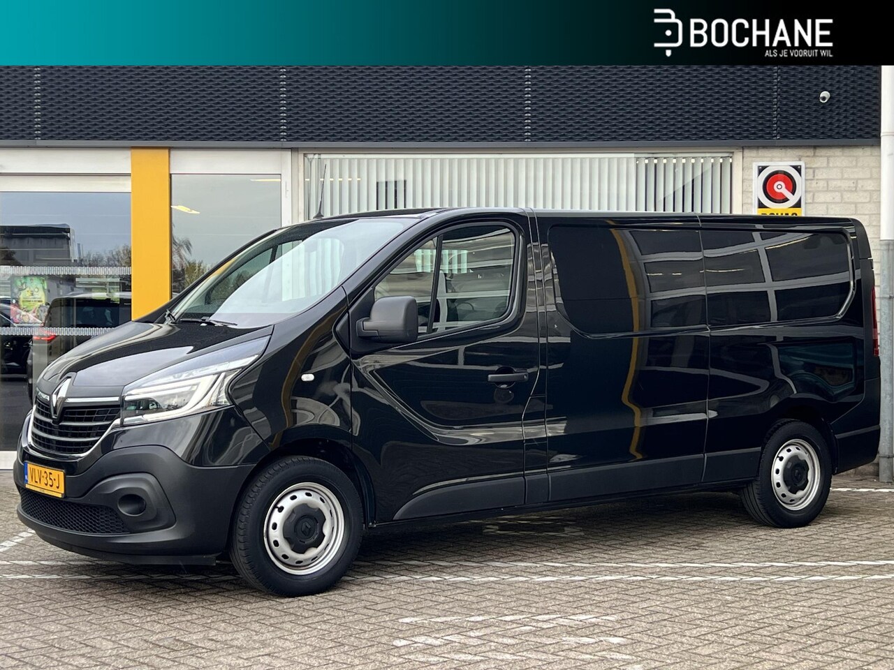 Renault Trafic - 2.0 dCi 145 EDC T29 L2H1 Comfort | Navigatie | Betimmering | Trekhaak - AutoWereld.nl