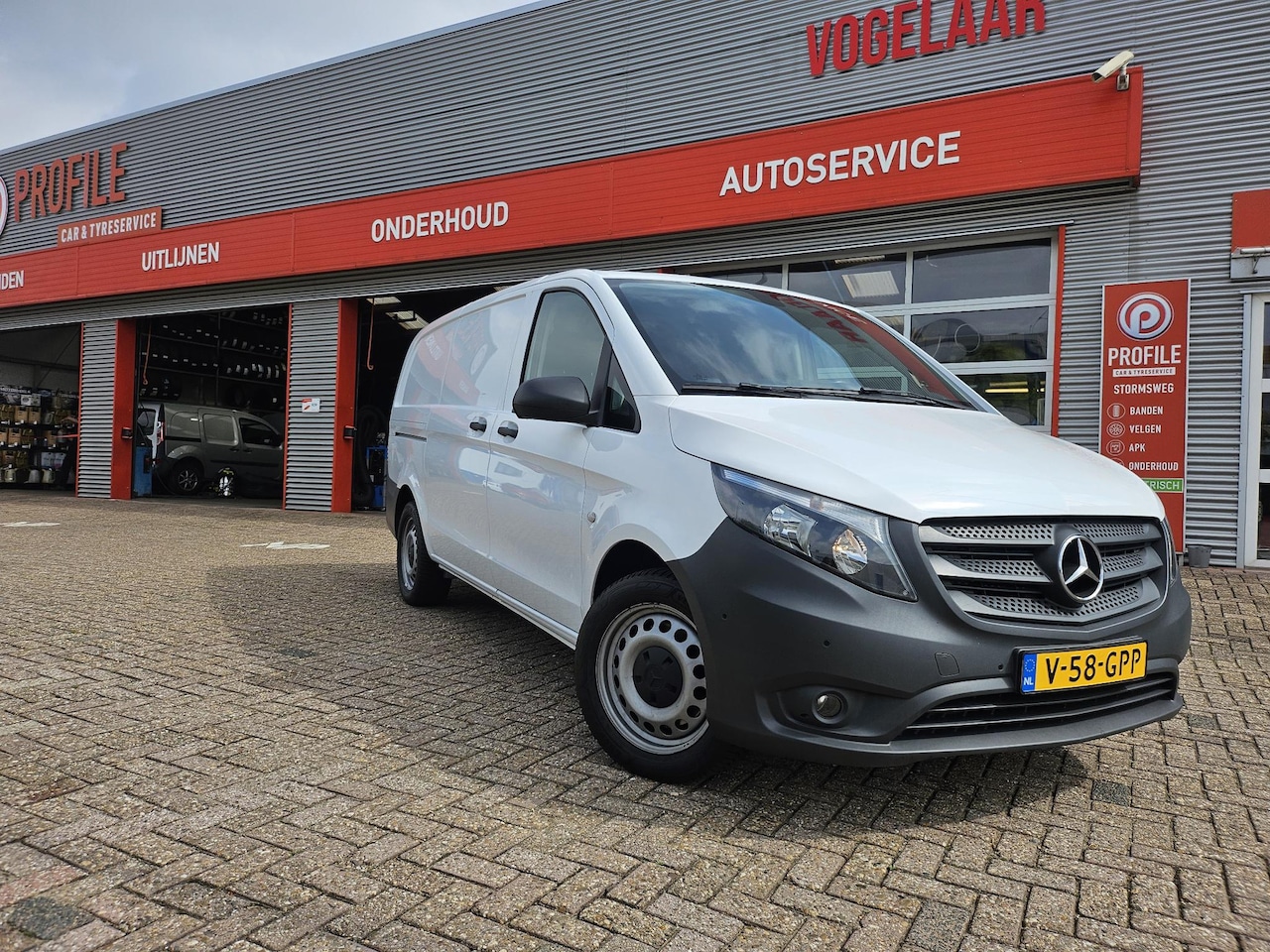 Mercedes-Benz Vito - 114 CDI Lang 4x4 | Automaat - AutoWereld.nl