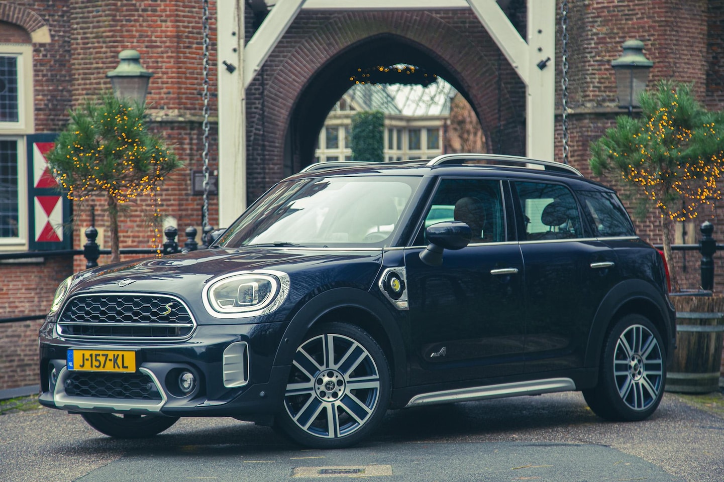 MINI Countryman - Mini 2.0 Cooper S E ALL4 Pano | HU | ACC | Chester Malt Brown | Harman Kardon - AutoWereld.nl