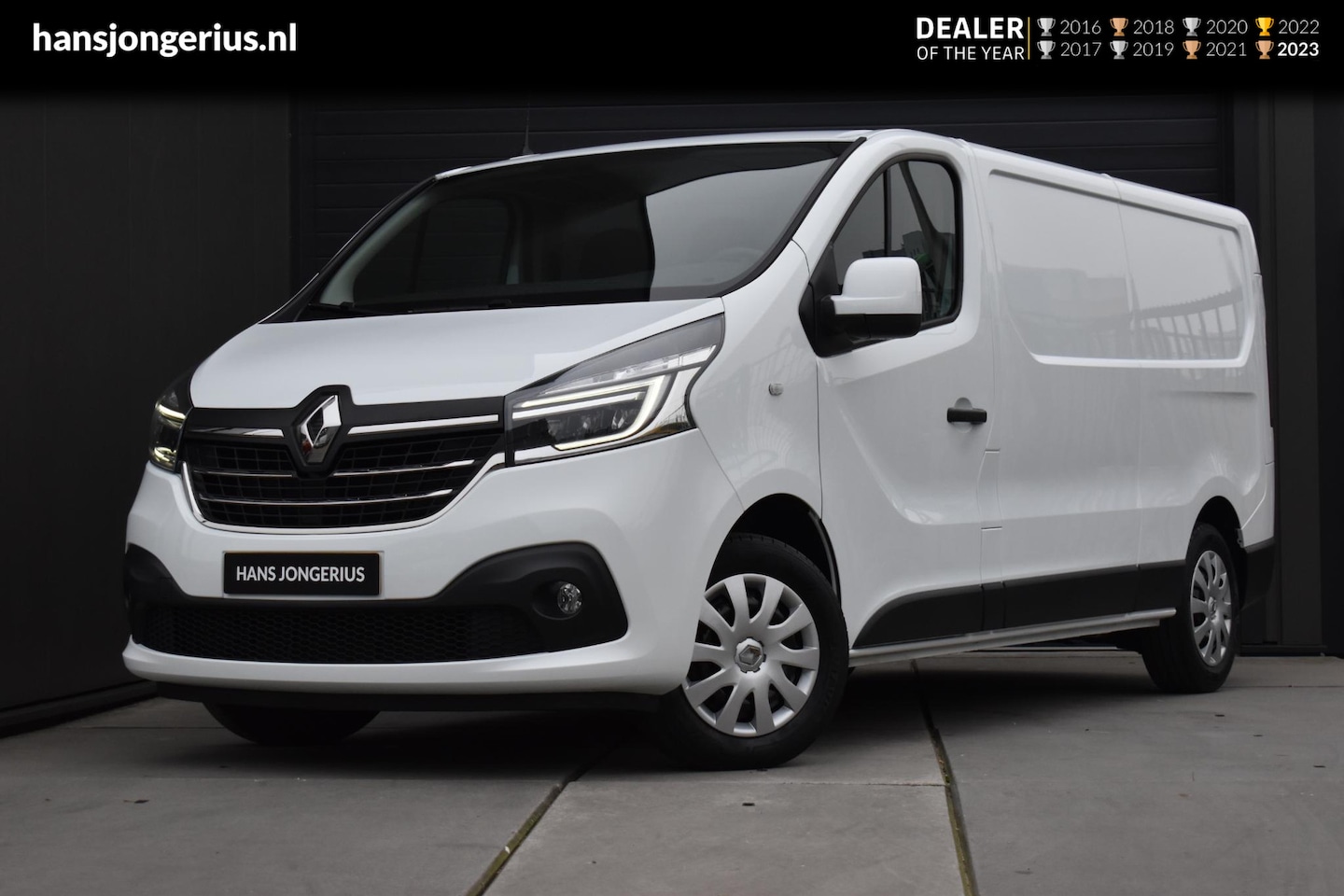 Renault Trafic - 2.0 dCi 120 T29 L2H1 Work Edition | TREKHAAK | NAVI | CRUISE CONTROL | AIRCO | 3-ZITS | PD - AutoWereld.nl