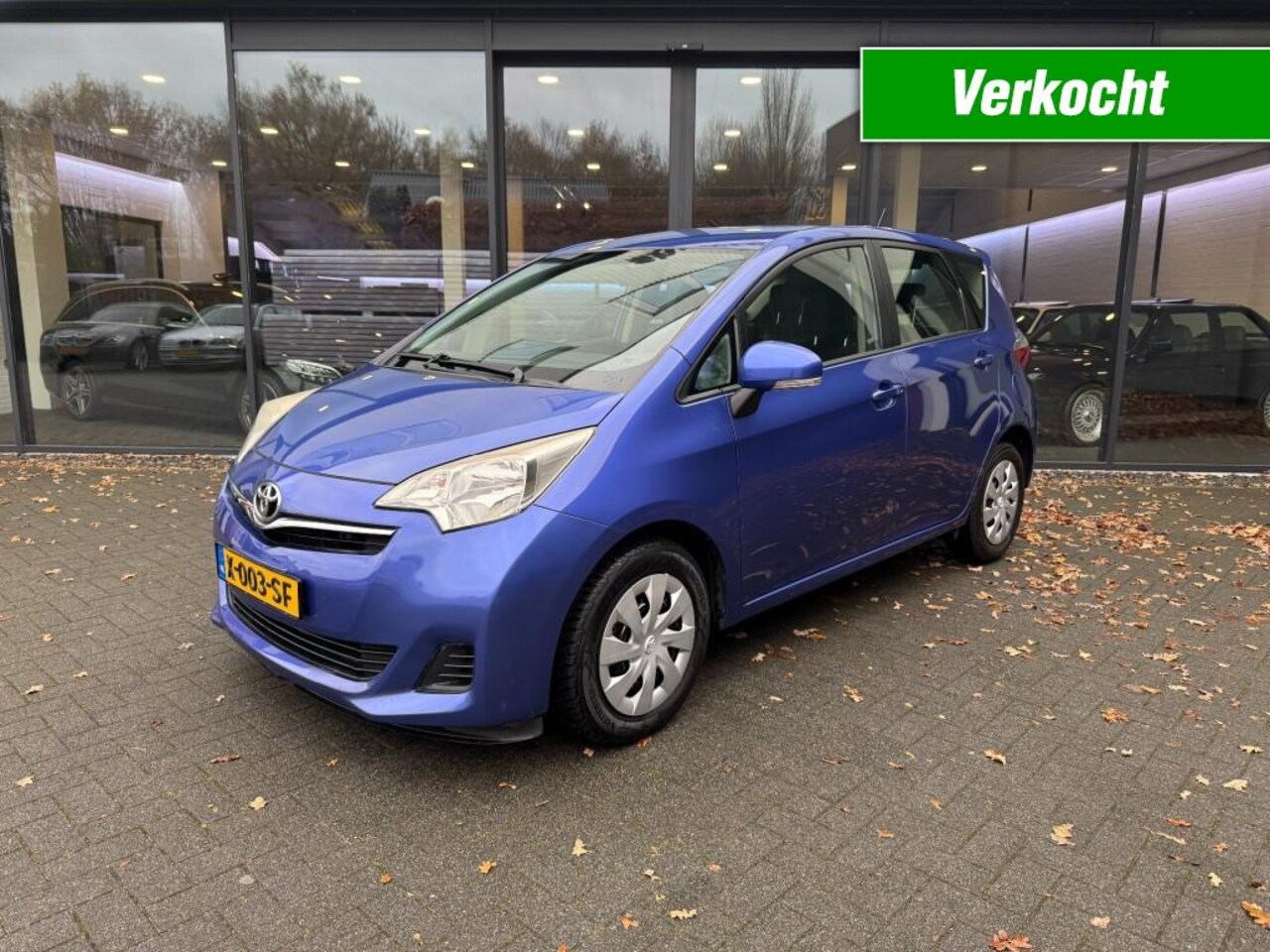 Toyota Verso S - 1.3 VVT-i Aspiration 1.3 VVT-I ASPIRATION,Airco,Navi,Camera,Multi Stuur, - AutoWereld.nl