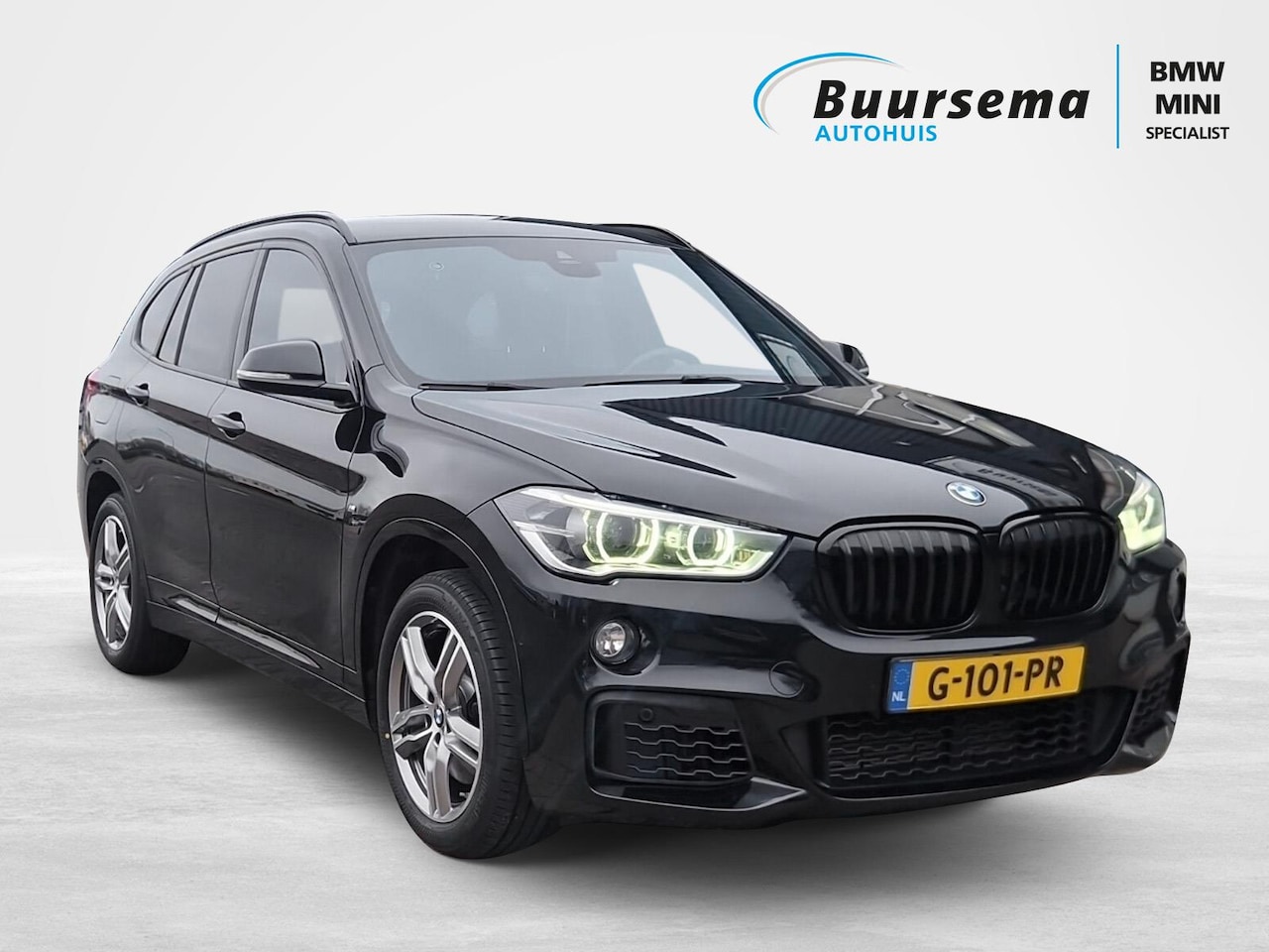 BMW X1 - xDrive20i High Exec. | Head-up Display | Afneembare trekhaak | M- sport | Actieve Cruise C - AutoWereld.nl