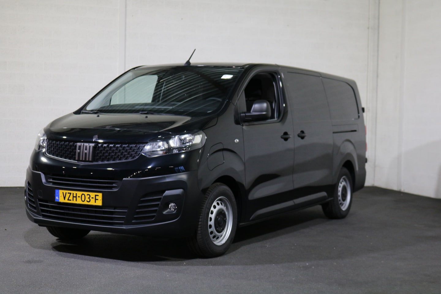 Fiat E-Scudo - L3 H1 75 kWh Airco Navigatie 2x Schuifdeur - AutoWereld.nl