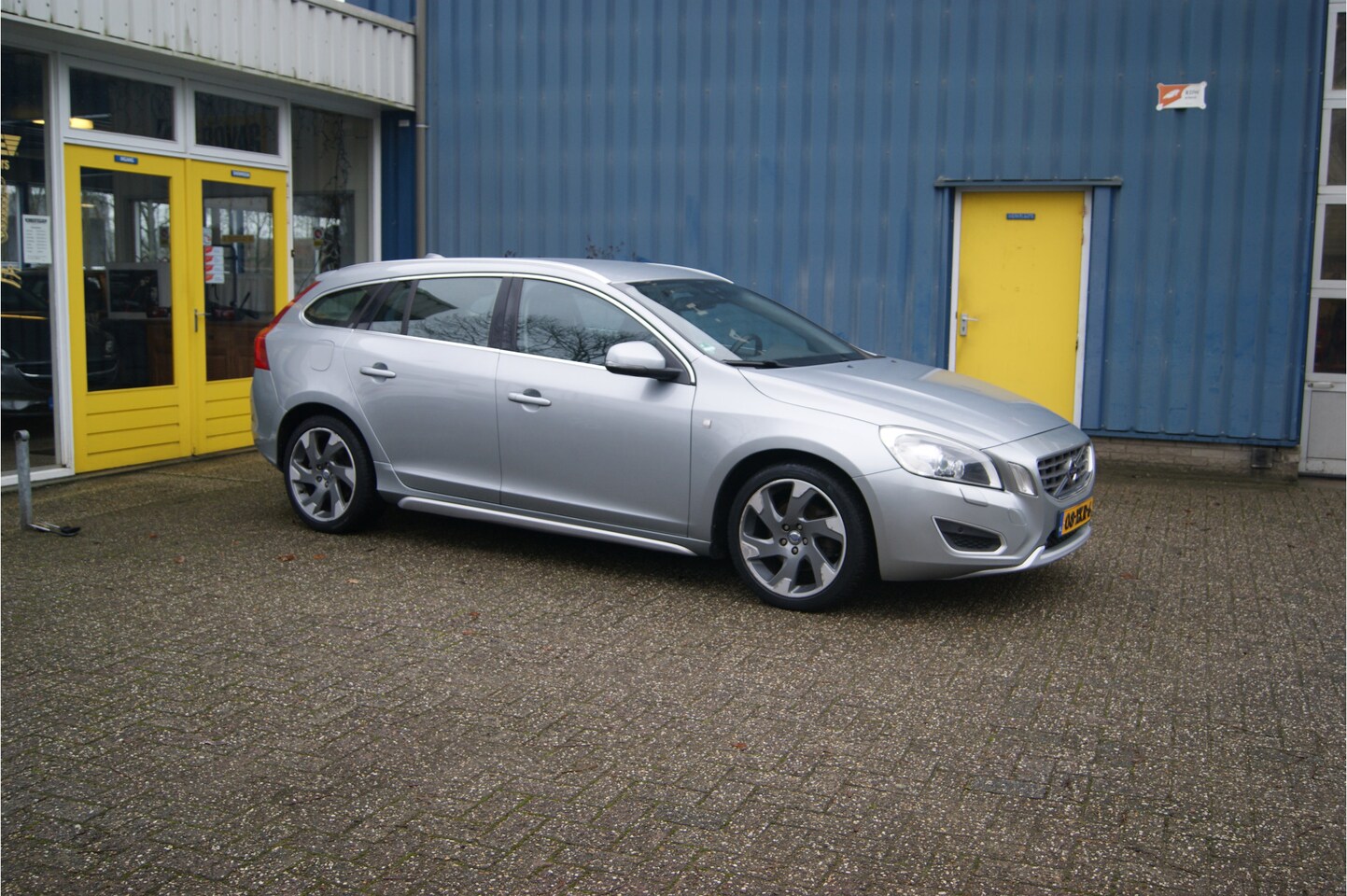 Volvo V60 - 1.6 T3 Ocean Race 1.6 T3 Ocean Race, 150 pk, Navi, Leer, MOOI!!! - AutoWereld.nl