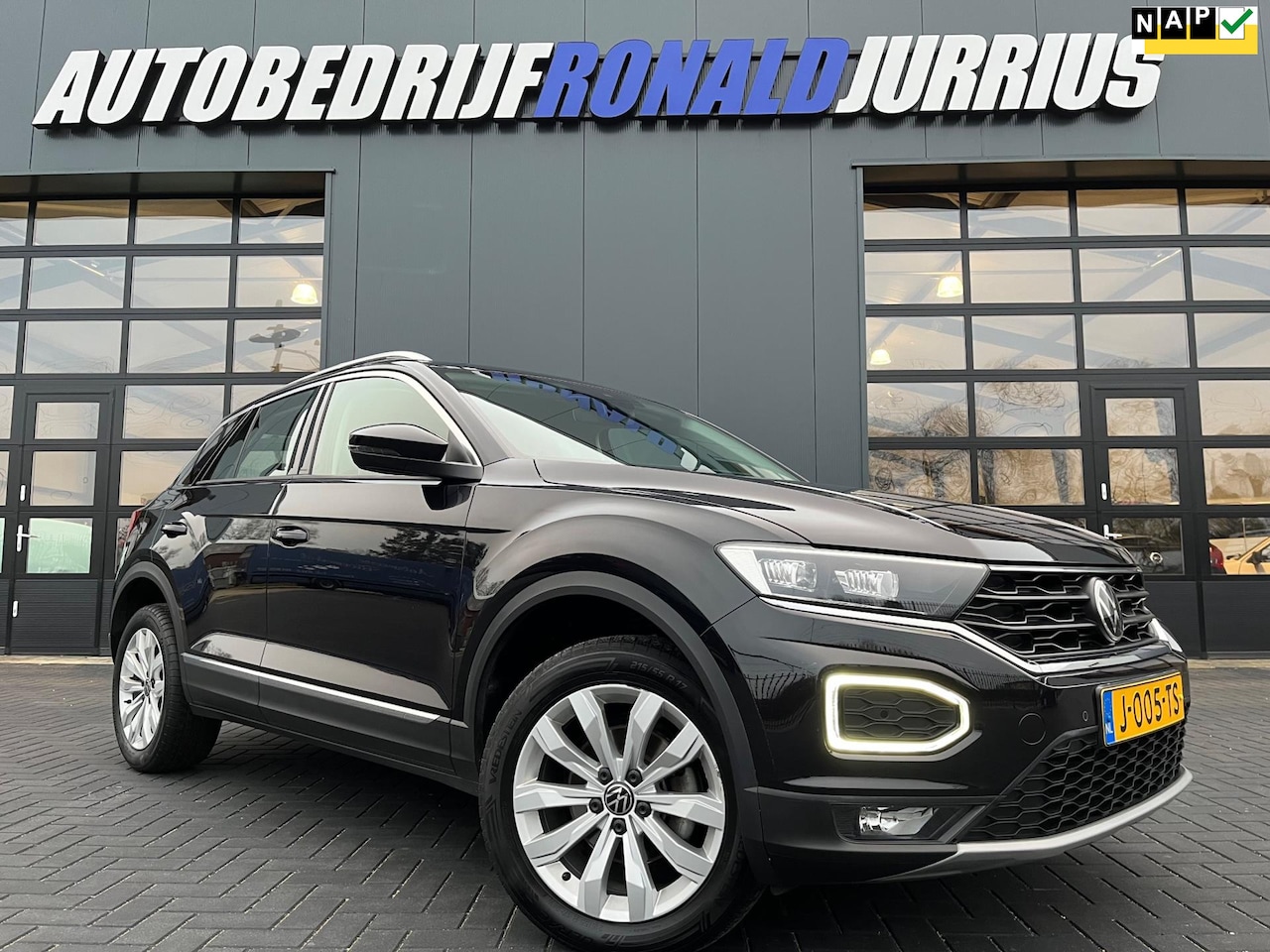 Volkswagen T-Roc - 1.5 TSI Sport 150PK/NL.Auto/Full Led/Virtual Cockpit/Camera/Climatronic/Carplay/1Ste Eigen - AutoWereld.nl