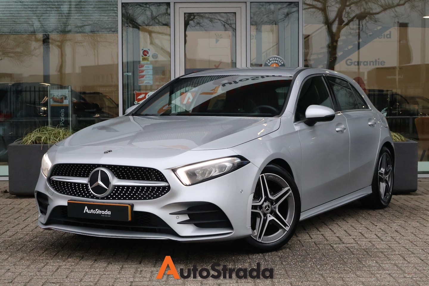 Mercedes-Benz A-klasse - A 180 AMG-Line 136pk 7G-DCT | Camera | LED | Navi | Carplay | Climate | Cruise - AutoWereld.nl