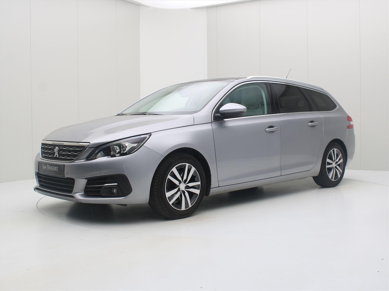 Peugeot 308 SW - 1.2 PureTech 130pk 6-bak Allure [ PANODAK+TREKHAAK+CARPLAY+STOELVERWARMING+CLIMAAT+PDC+NAV - AutoWereld.nl