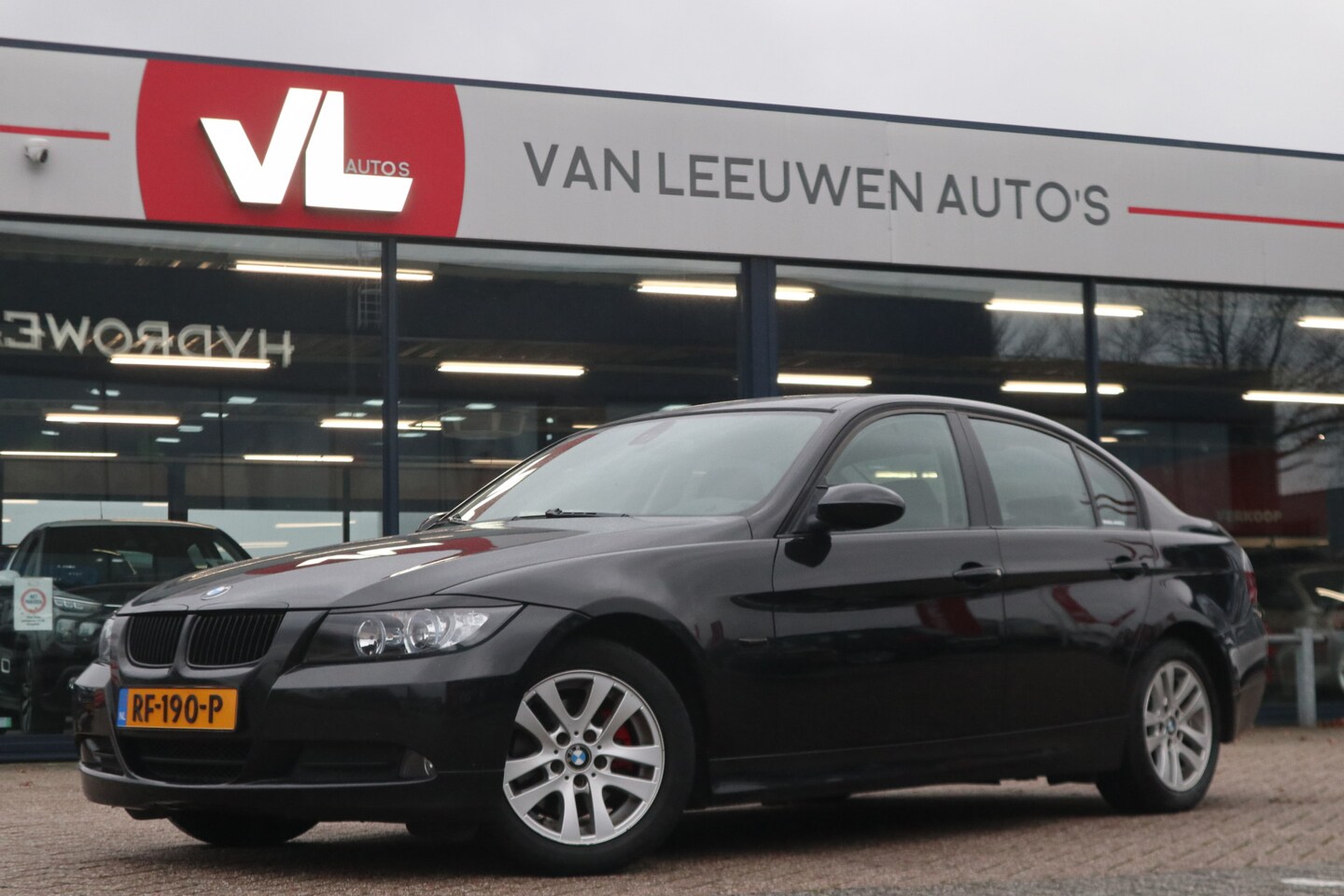 BMW 3-serie - 318i | Nieuw Binnen! | Stoelverwarming | Cruise | Automatische Airco - AutoWereld.nl