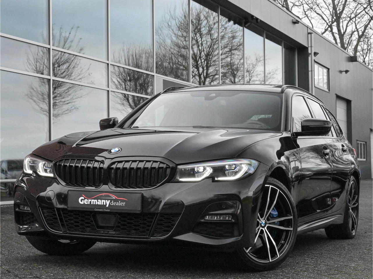 BMW 3-serie Touring - 330e M-Sport Pano Laser H&K Head-Up 19-Inch Zetels+Memo VOL! - AutoWereld.nl