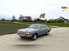 Mercedes-Benz 200-280 (W123) - 280 CE