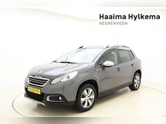 Peugeot 2008 - 1.2 PureTech Style | Climate control | Cruise control | Lichtmetalen velgen | Navigatie |