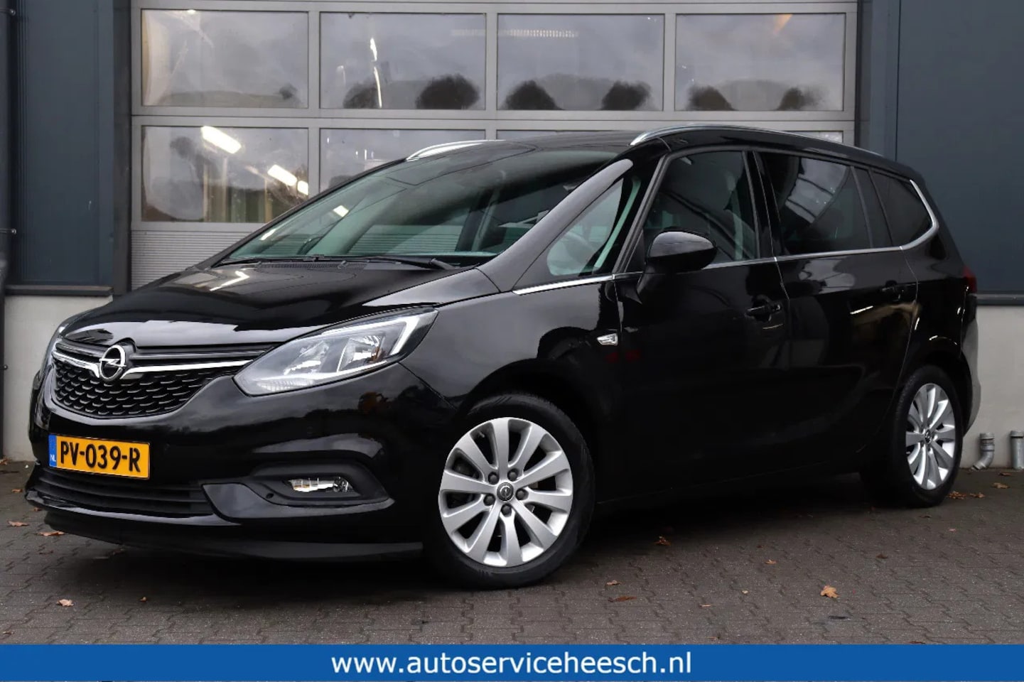 Opel Zafira Tourer - 1.4 140PK AUTOMAAT l 7 PERS. l AIRCO l NAVI l CAMERA - AutoWereld.nl