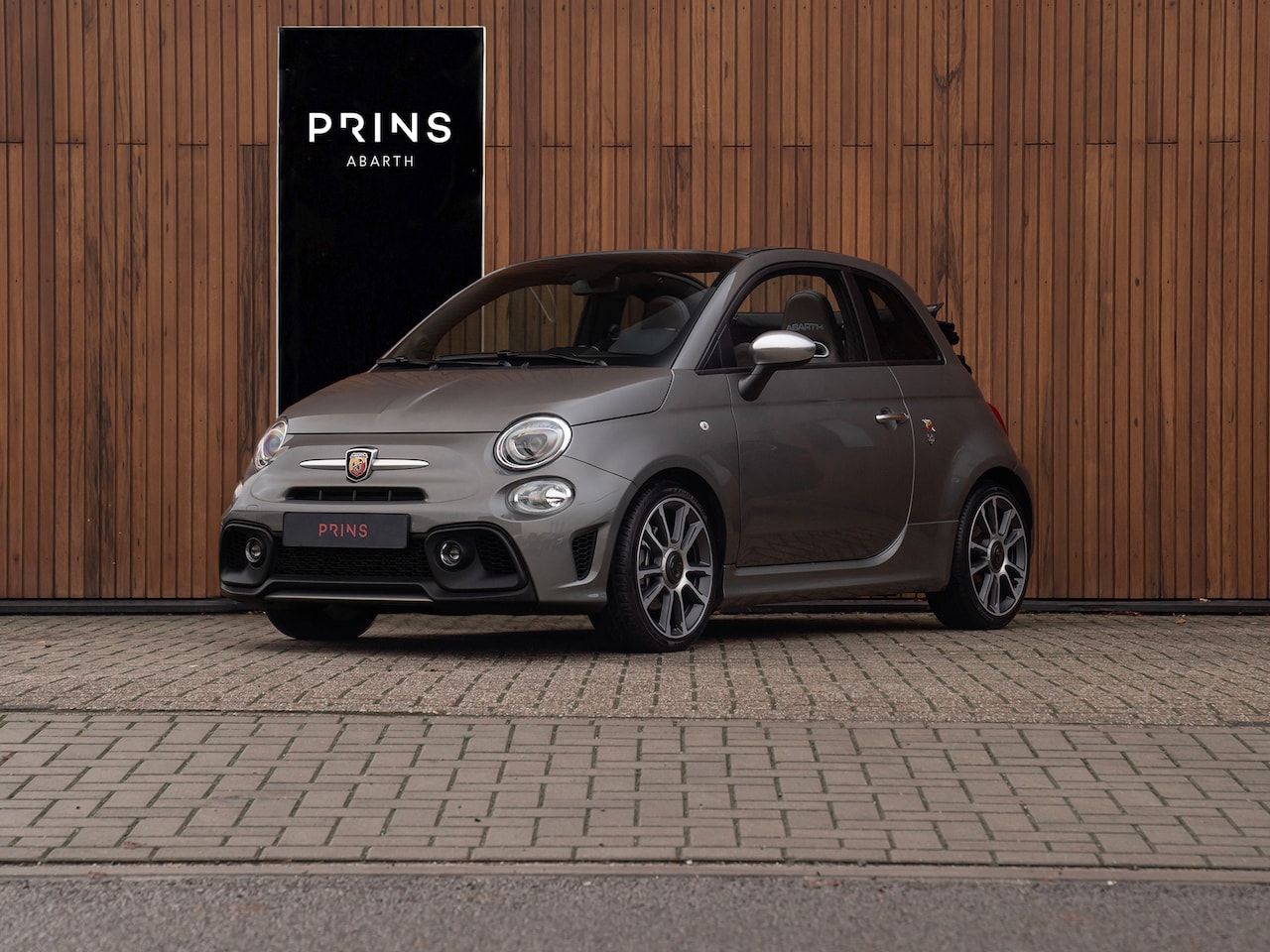 Abarth 595 - C Turismo | Cioccolato leder | Diamond-stitching | 1e eigenaar - AutoWereld.nl