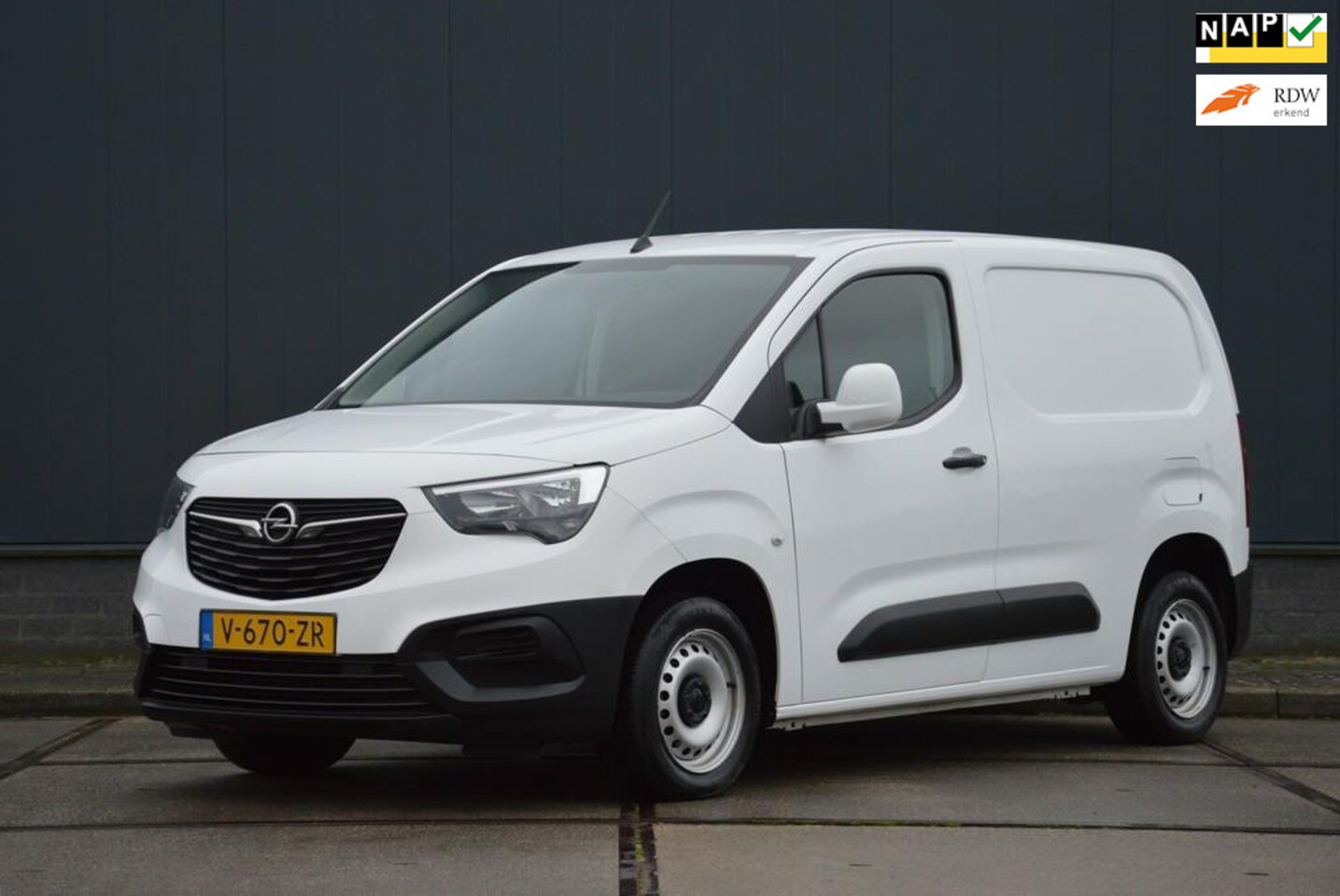 Opel Combo - 1.6D L1H1 Edition Euro 6 Airco Schuifdeur - AutoWereld.nl