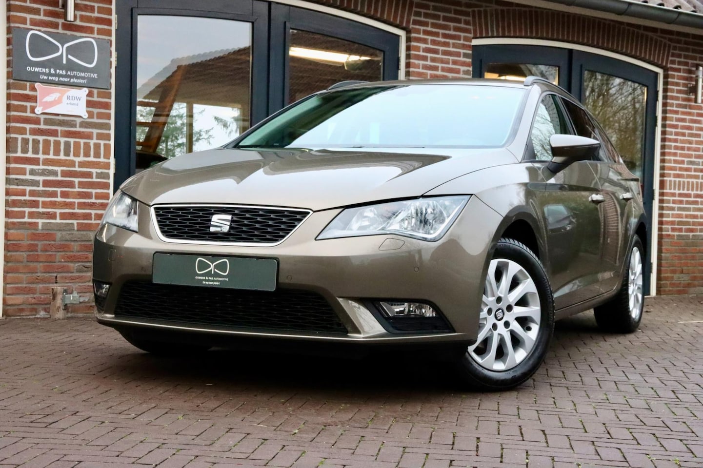 Seat Leon ST - 1.2 TSI Style | NAVIGATIE | CRUISE CONTROL | STOELVERWARMING | DSG - AutoWereld.nl