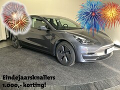 Tesla Model 3 - Standard RWD Plus 60 kWh | Lage km stand | Panoramadak Deze maand gratis laadpas met € 500