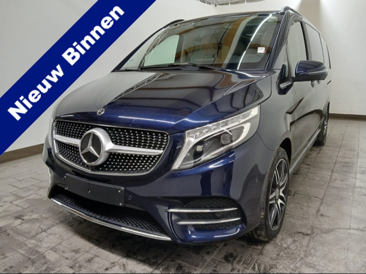 Mercedes-Benz V-klasse - 300d 4-MATIC Lang Exclusive AMG Pano Mmeory Stoelkoeling 360 cam Burmester - AutoWereld.nl