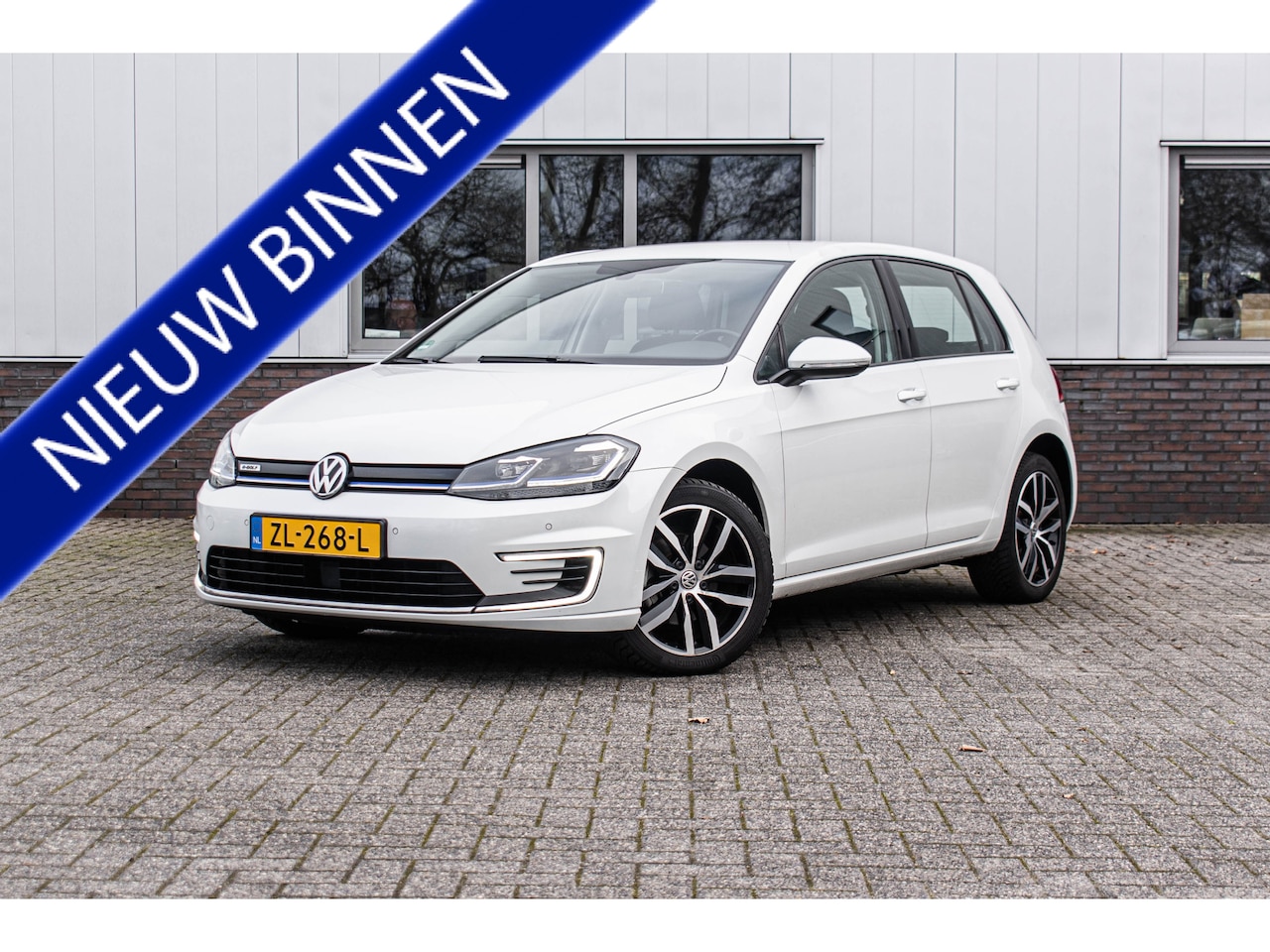 Volkswagen e-Golf - | Apple CarPlay e-Golf - AutoWereld.nl