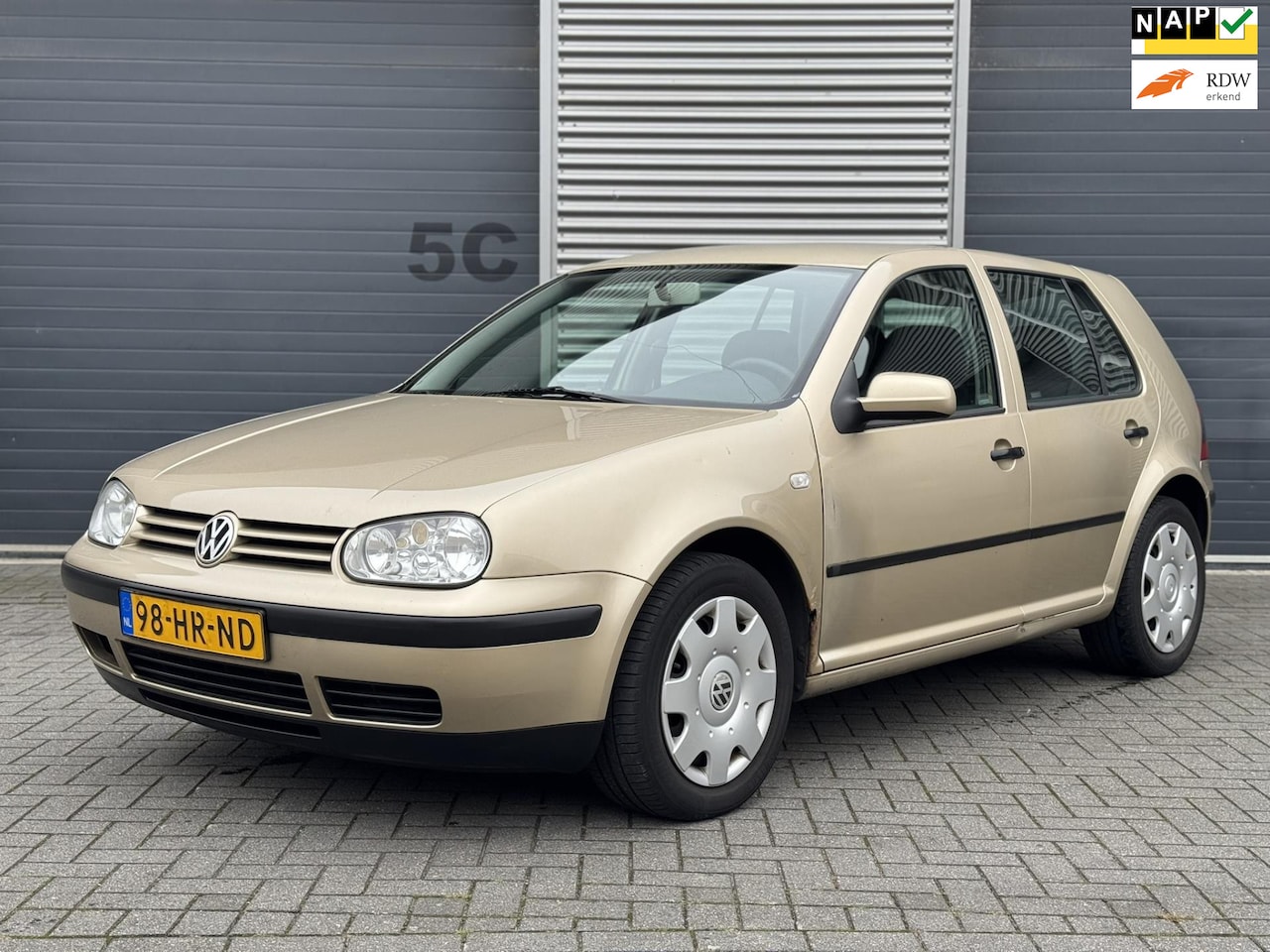 Volkswagen Golf - 1.6-16V Trendline Airco/Cruise - AutoWereld.nl