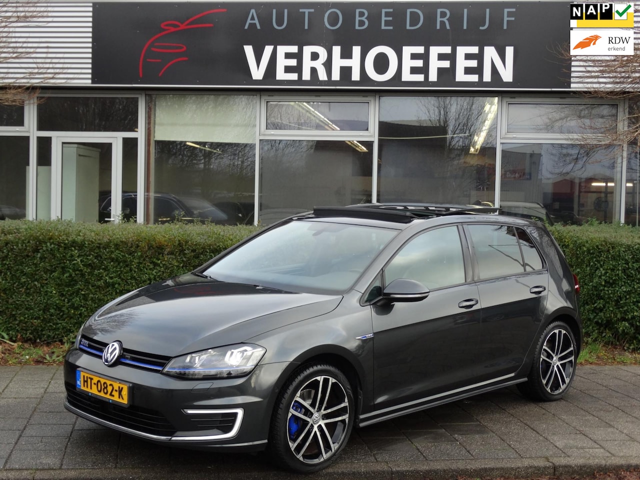 Volkswagen Golf - 1.4 TSI GTE - PANORAMADAK - KEYLESS - LEDEREN BEKLEDING - STOELVERWARMING - FULL OPTION - AutoWereld.nl