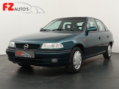 Opel Astra - 1.6i Edition LET OP SLECHTS 82.000 KM Airco|Radio cd