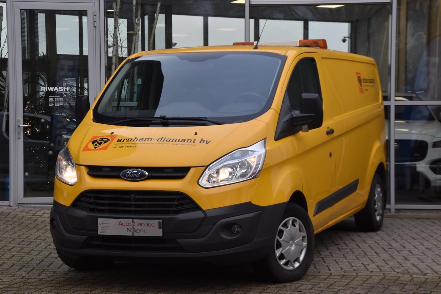 Ford Transit Custom - 290 2.2 TDCI L2H1 Trend Airco Elek. Ramen Trekhaak - AutoWereld.nl