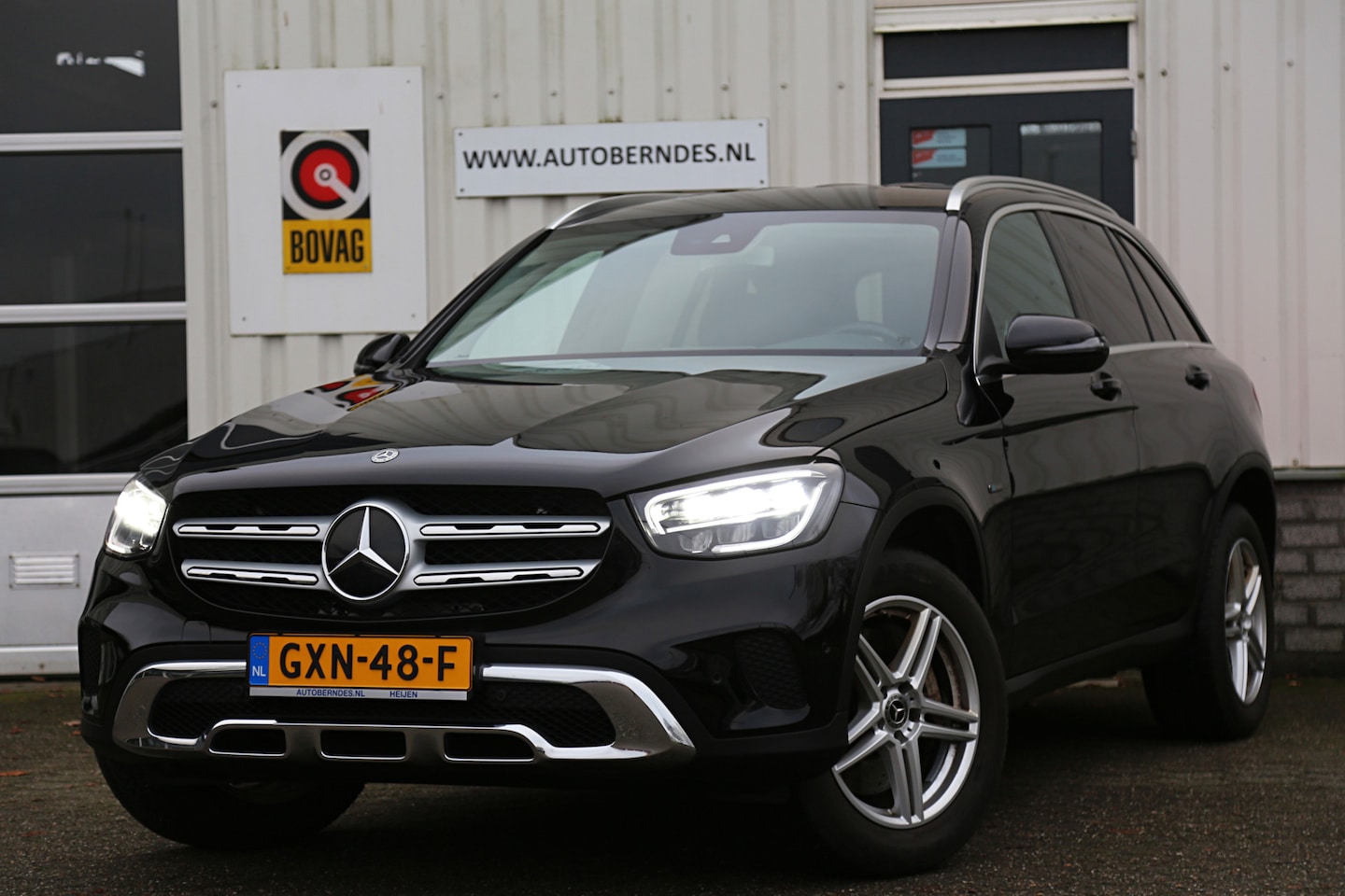 Mercedes-Benz GLC-klasse - 300e 4MATIC PHEV Plug in hybride*BTW*1ste Eig*Perfect Onderh.*Elek. Trekhaak/Act. Remass./ - AutoWereld.nl