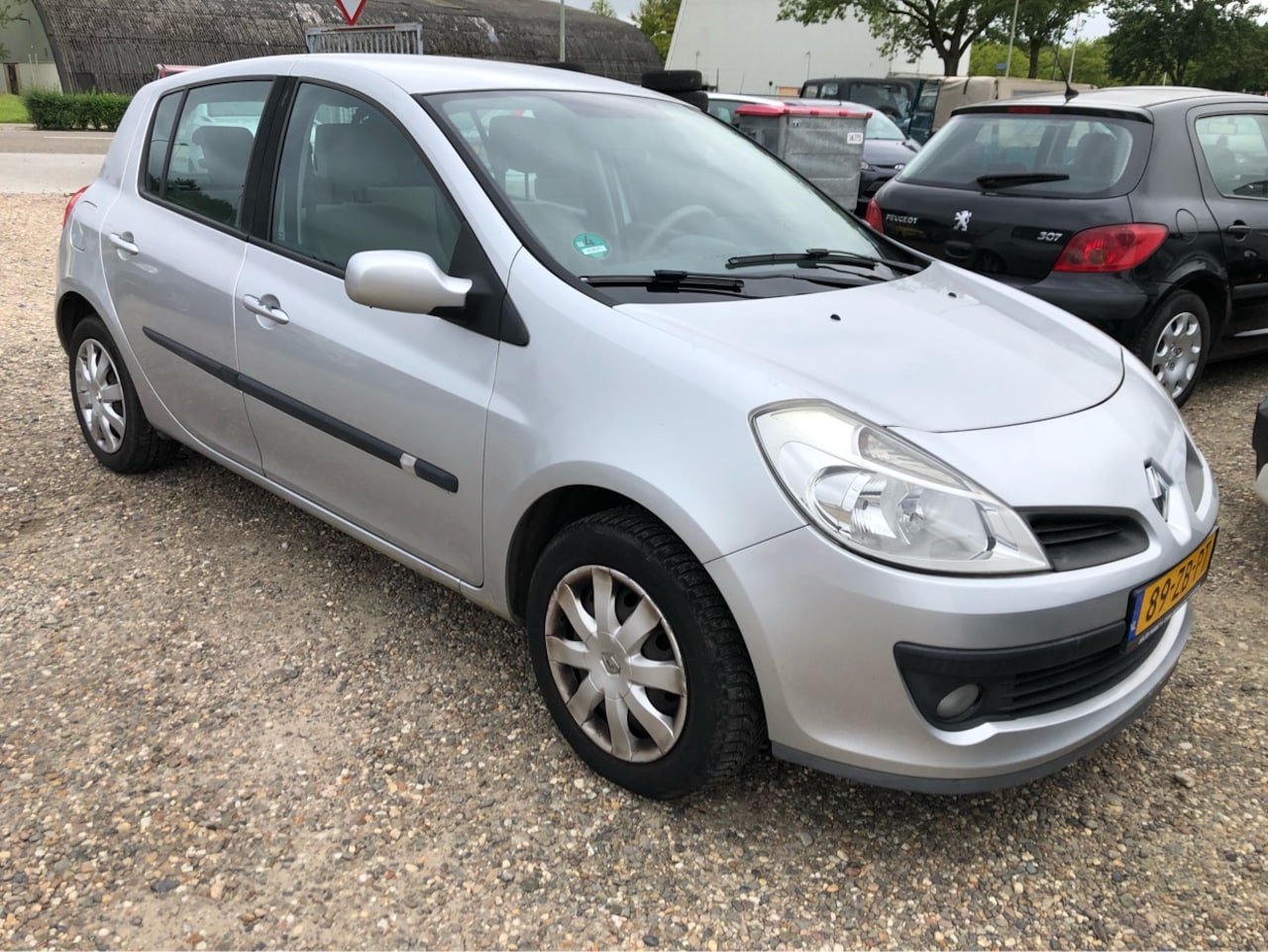 Renault Clio - 1.6 16v zeer mooi !! - AutoWereld.nl