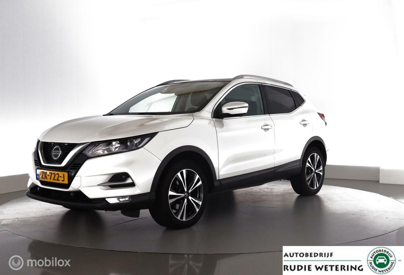 Nissan Qashqai - 1.3 DIG-T 140 PK N-Connecta trekhaak|pano|cam|nav|lmv18 - AutoWereld.nl