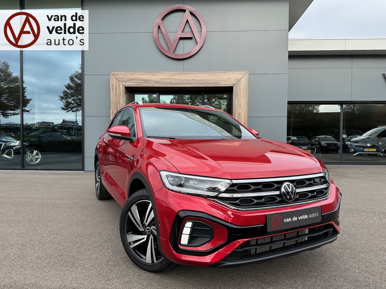 Volkswagen T-Roc - 1.5 TSI 150pk DSG R-Line | Camera | Keyless | Elek. Achterklep - AutoWereld.nl