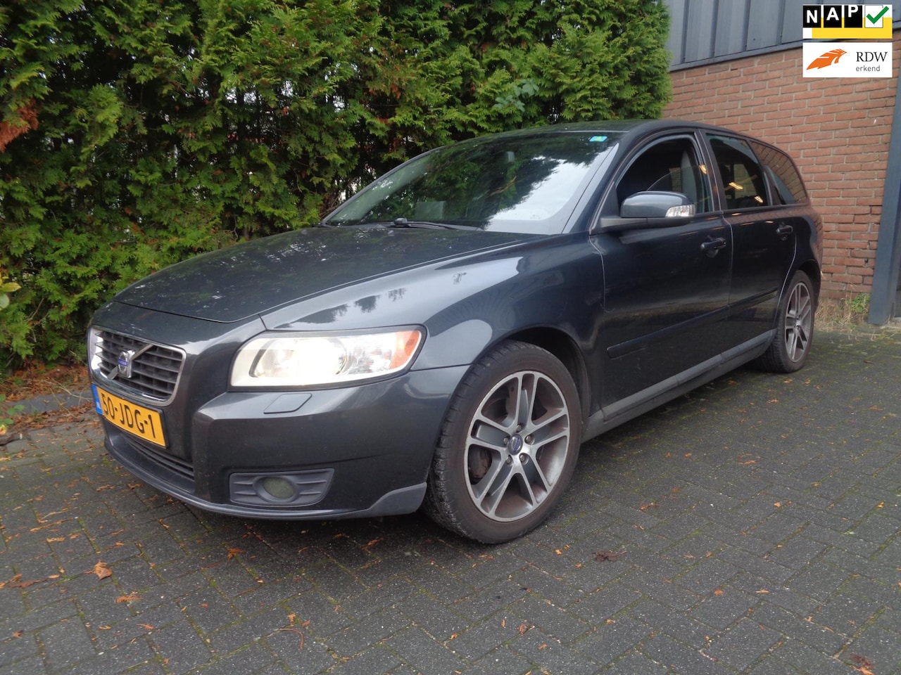 Volvo V50 - 1.6D DRIVe Kinetic 1.6D DRIVe Kinetic,Navi,Airco,Cruise control - AutoWereld.nl