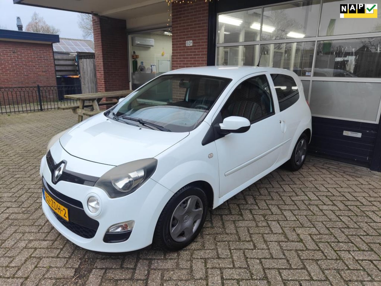 Renault Twingo - 1.2-16V Collection 1.2 16V Collection, Airco, Cruise, CV, Bluetooht, NAP - AutoWereld.nl