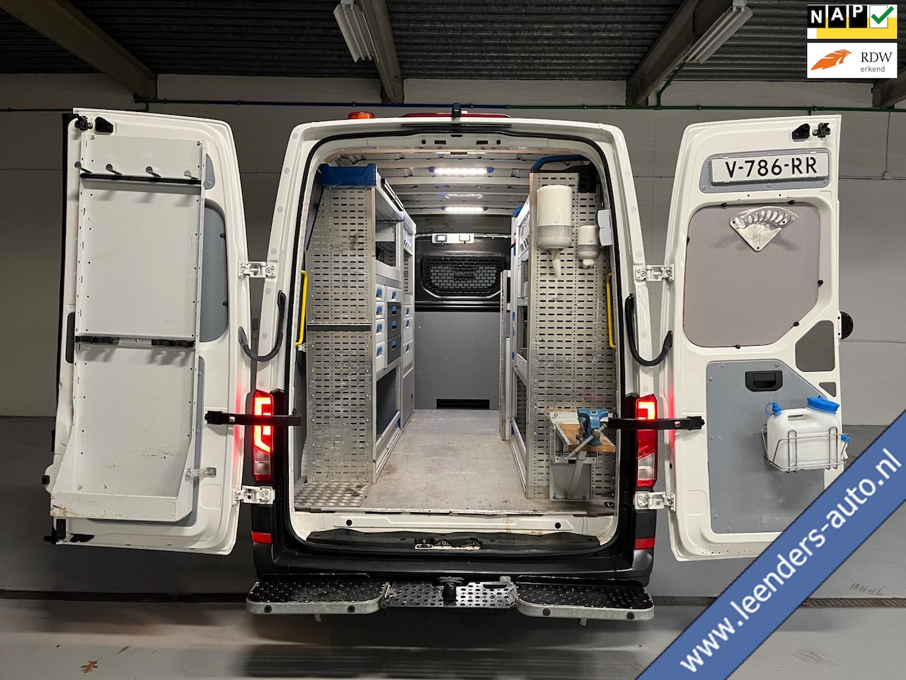 Volkswagen Crafter - SERVICEWAGEN 35 2.0 TDI 140PK euro6 L3H3 (oude L2H2) V230 OMVORMER SORTIMO STANDKACHEL TRE - AutoWereld.nl