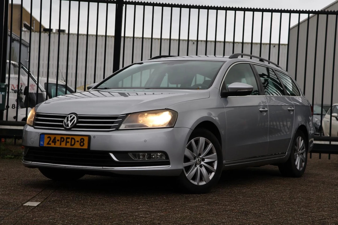 Volkswagen Passat Variant - 2.0 TDI CL BlueMotion - AutoWereld.nl