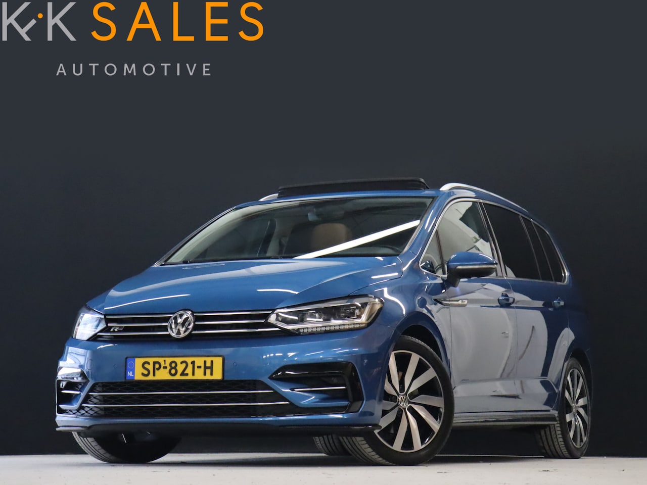 Volkswagen Touran - 1.4 TSI Highline Edition R-Line [PANORAMADAK, ACHTERUITRIJCAMERA,STOELVERWARMING, CARPLAY, - AutoWereld.nl