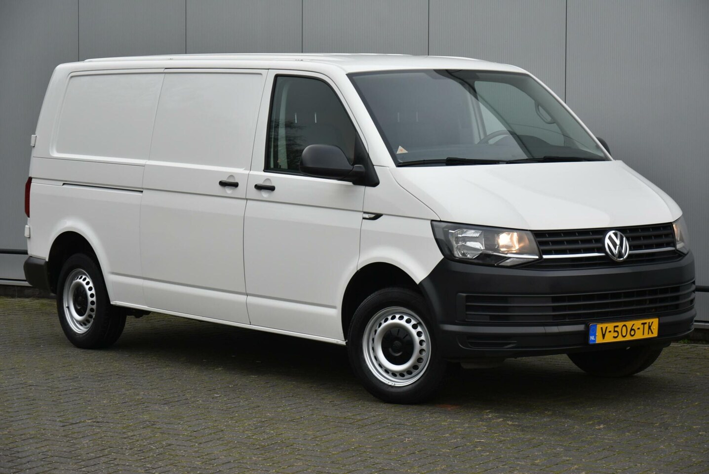 Volkswagen Transporter - 2.0 TDI L2H1 Airco Alarm Trekhaak E6 - AutoWereld.nl