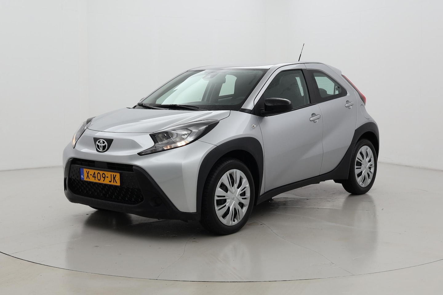 Toyota Aygo X - 1.0 VVT-i S-CVT Play Automaat Apple/Android Auto - AutoWereld.nl