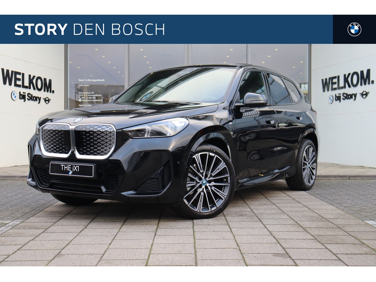 BMW iX1 - eDrive20 High Executive M Sport / Panoramadak / Trekhaak / Sportstoelen / Parking Assistan - AutoWereld.nl