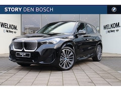 BMW iX1 - eDrive20 High Executive M Sport / Panoramadak / Trekhaak / Sportstoelen / Parking Assistan