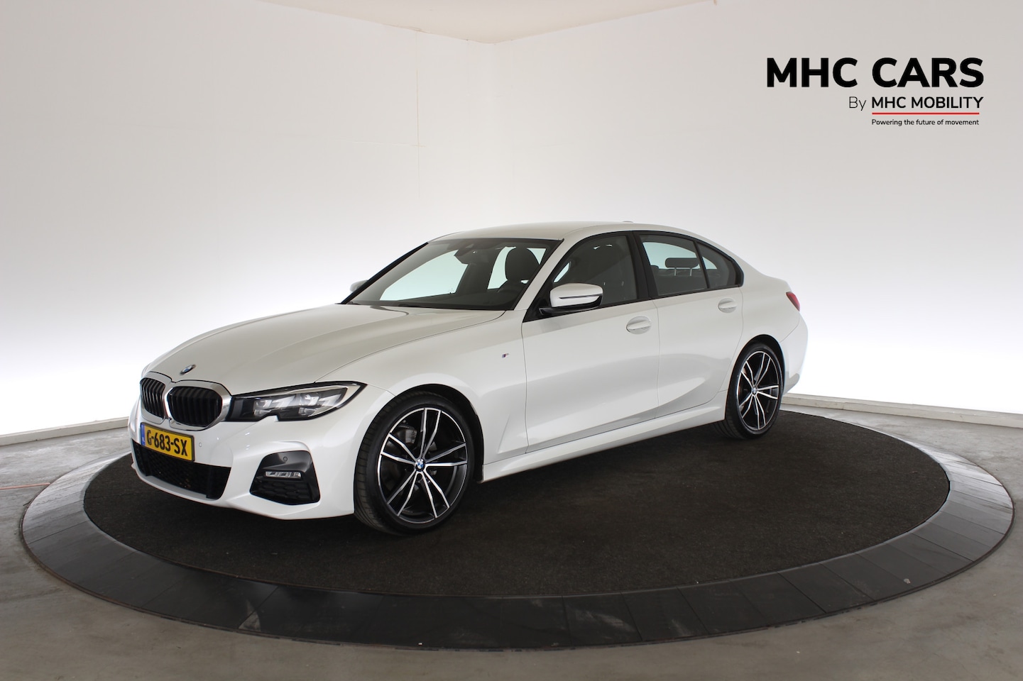 BMW 3-serie - 320i Executive Edition | M-pakket | Lage Kilometerstand | - AutoWereld.nl