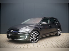 Volkswagen e-Golf - e-Golf | Virtual | Dynaudio | Camera | Warmtepomp | NAP | Stoelverwarming | LED | Ambience