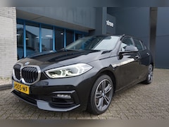 BMW 1-serie - 118i Executive Edition automaat / navigatie / app / virtual cockpit