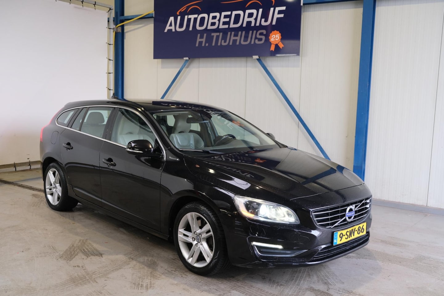 Volvo V60 - 2.4 D6 AWD Plug-In Hybrid Summum 2.4 D6 AWD Plug-In Hybrid Summum - AutoWereld.nl