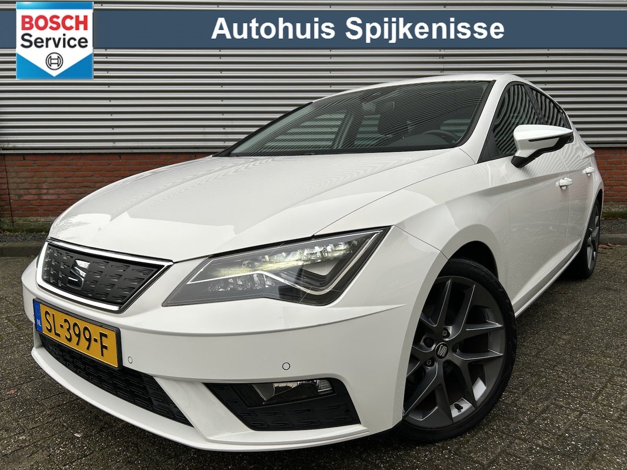 Seat Leon - 1.0 EcoTSI Style Business Intense | Automaat | 18'' inch velgen | Apple CarPlay | - AutoWereld.nl