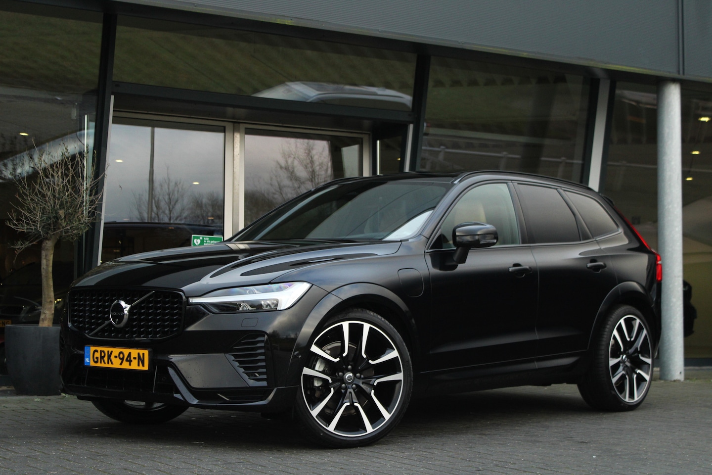 Volvo XC60 - T6 AWD Ultimate Dark | Luchtvering | 360° Camera | Harman/Kardon | Nappaleder | Massage & - AutoWereld.nl