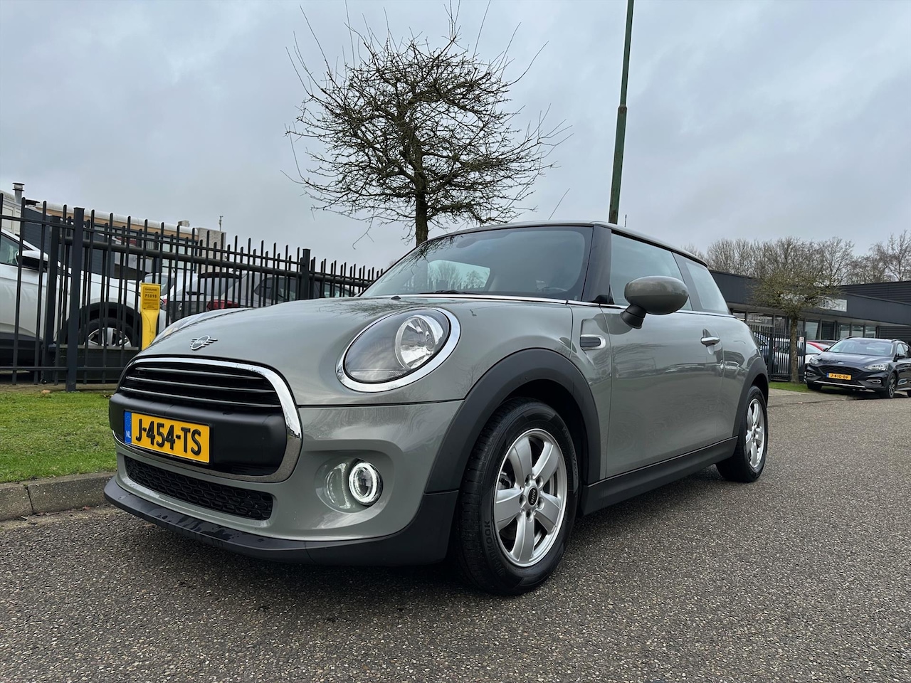 MINI One - Mini 3-Deurs (f56) 1.5 First Airco Navi - AutoWereld.nl