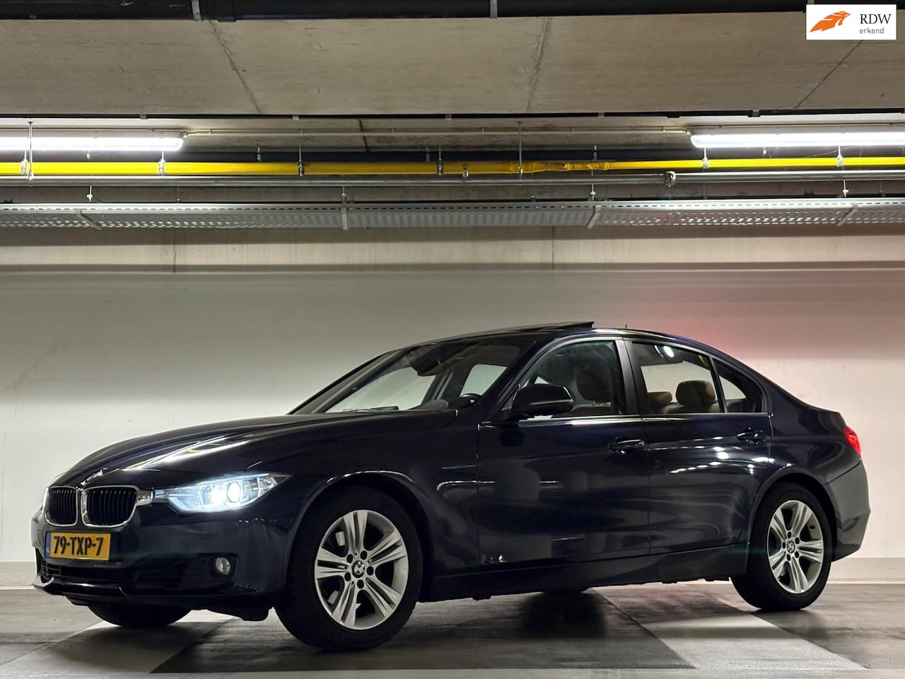 BMW 3-serie - 320i High Executive - airco - Navi - automaat - cruise - - AutoWereld.nl