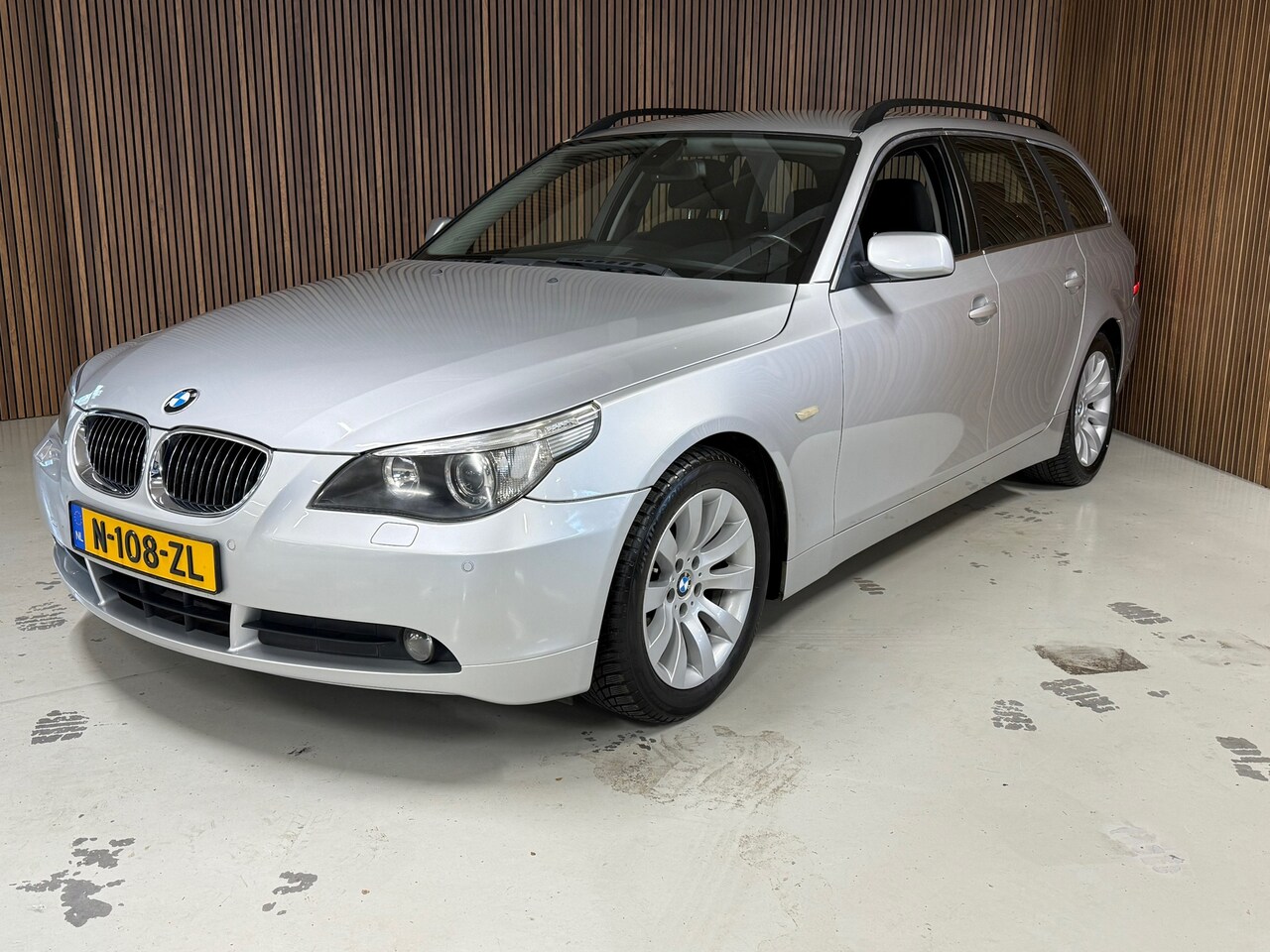 BMW 5-serie Touring - 523i Executive - Carplay - Youngtimer - E61 - AutoWereld.nl