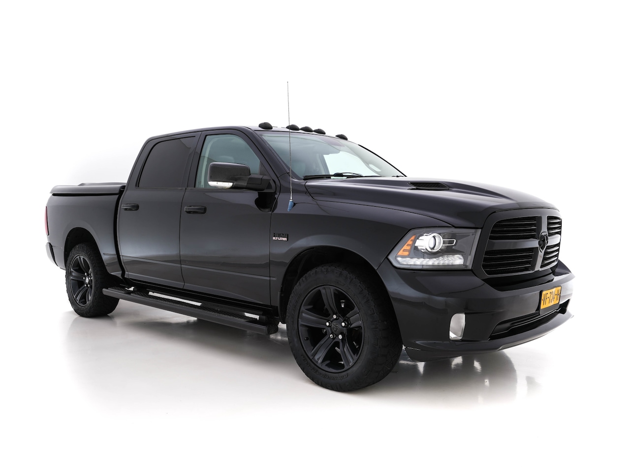 Dodge Ram 1500 - 5.7 V8 4x4 Quad Cab 6'4 Aut. *PANO | VOLLEDER | NAVI-FULLMAP | KEYLESS | CAMERA | 20''ALU - AutoWereld.nl